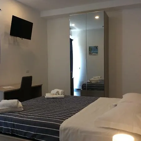 Naxos Laguna 公寓 *